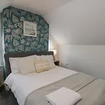아파트 Ellerby Lane House 휫비