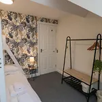 Ellerby Lane House 아파트 *